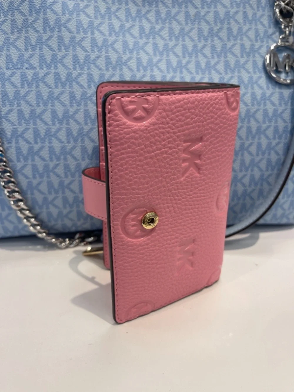 MICHAEL KORS Jet Set Travel Medium Logo Debossed Billfold Wallet Carnation  NWT